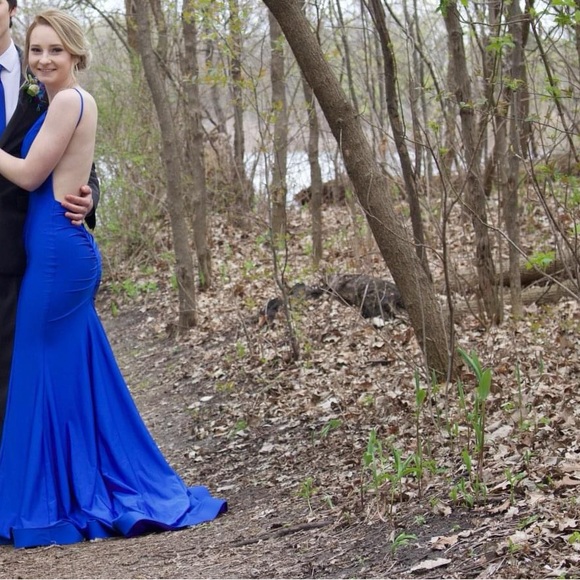 PROM DRESS - Picture 3 of 5